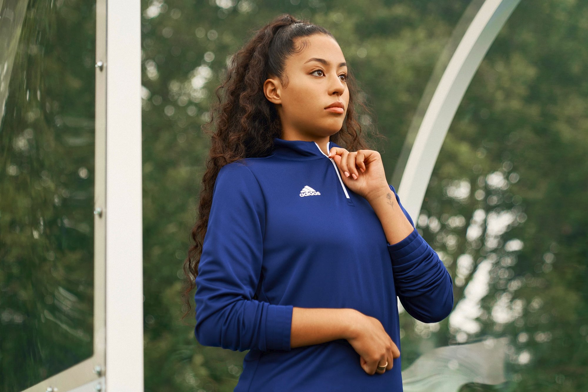 H22955-SS22_Badge_FootballPerformance_Outfit04_Q1_Women_11-813648