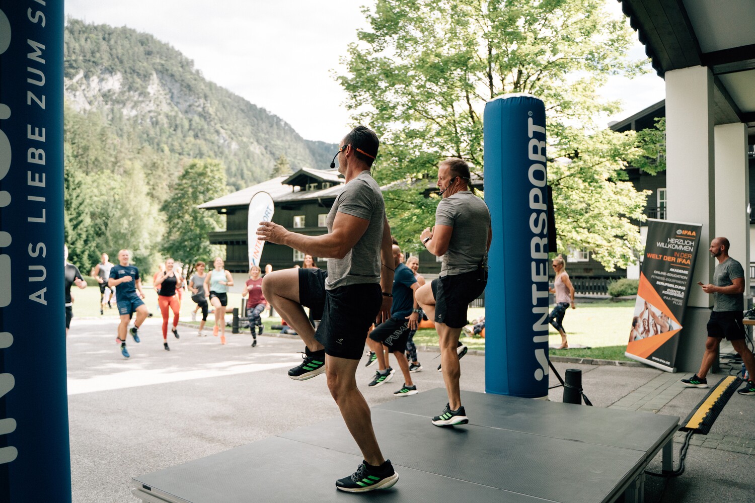Training Outdoor war ein Fokus der 40 unterschiedlichen Fitness- und Gesundheits-Workshops von IFAA-Top-TrainerInnen