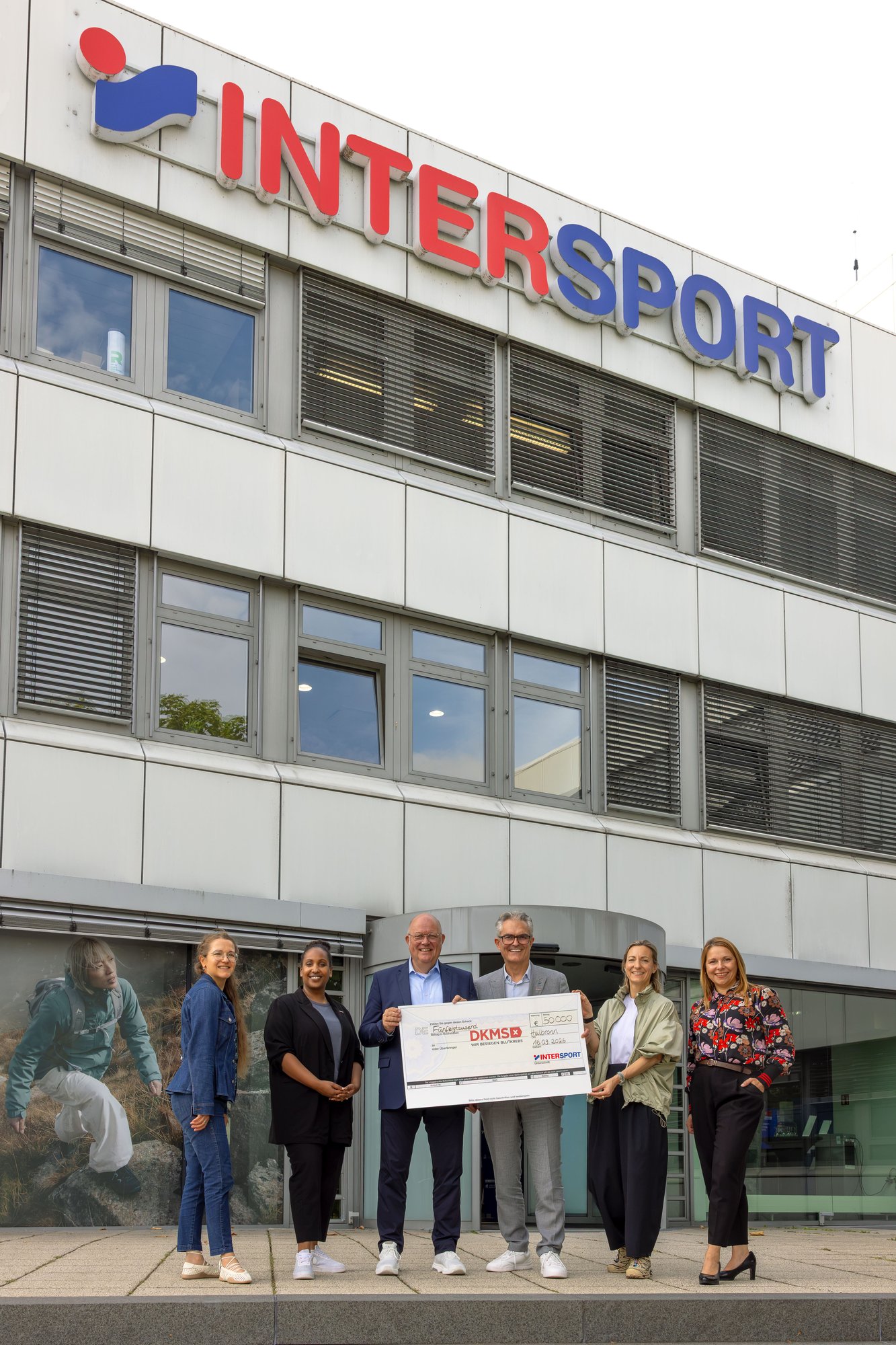 INTERSPORT_DKMS_Scheckuebergabe_2
