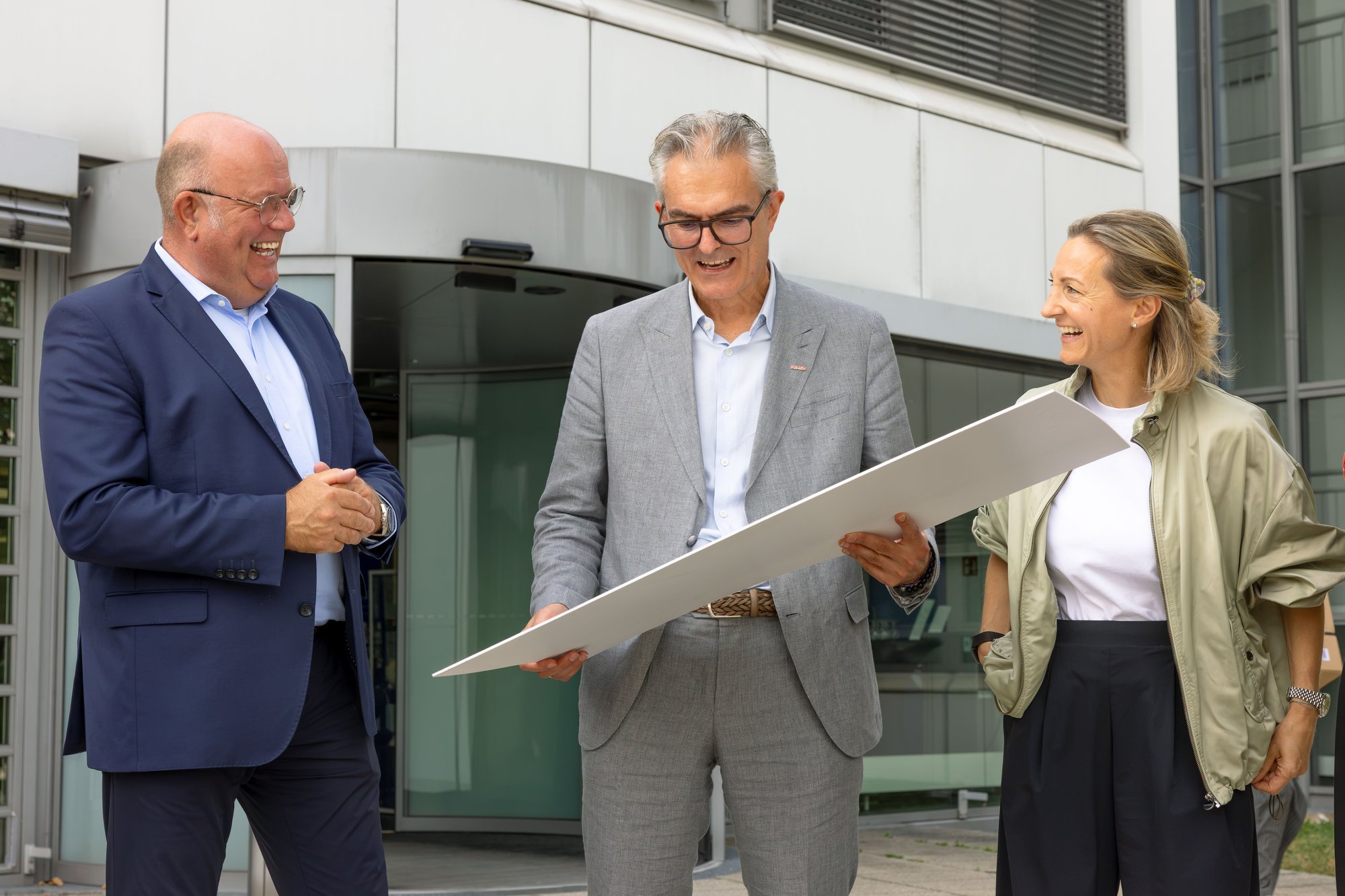 INTERSPORT_DKMS_Scheckuebergabe_3